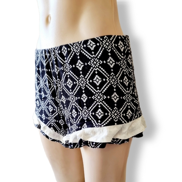 Black + white Y2k low sitting summer beach shorts with frill edges fits AU 4-10 - Picture 4 of 7